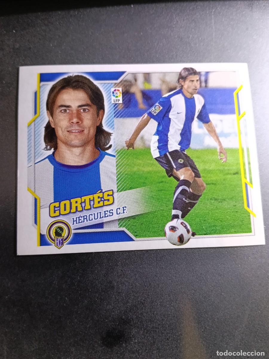 Coleccionismo cromos antiguos: CROMO CORTES 28 FICHAJE 28 &Uacute;LTIMOS FICHAJES 28 HERCULES LIGA 2010 2011 10 11 ESTE PANINI NUNCA PEGAD