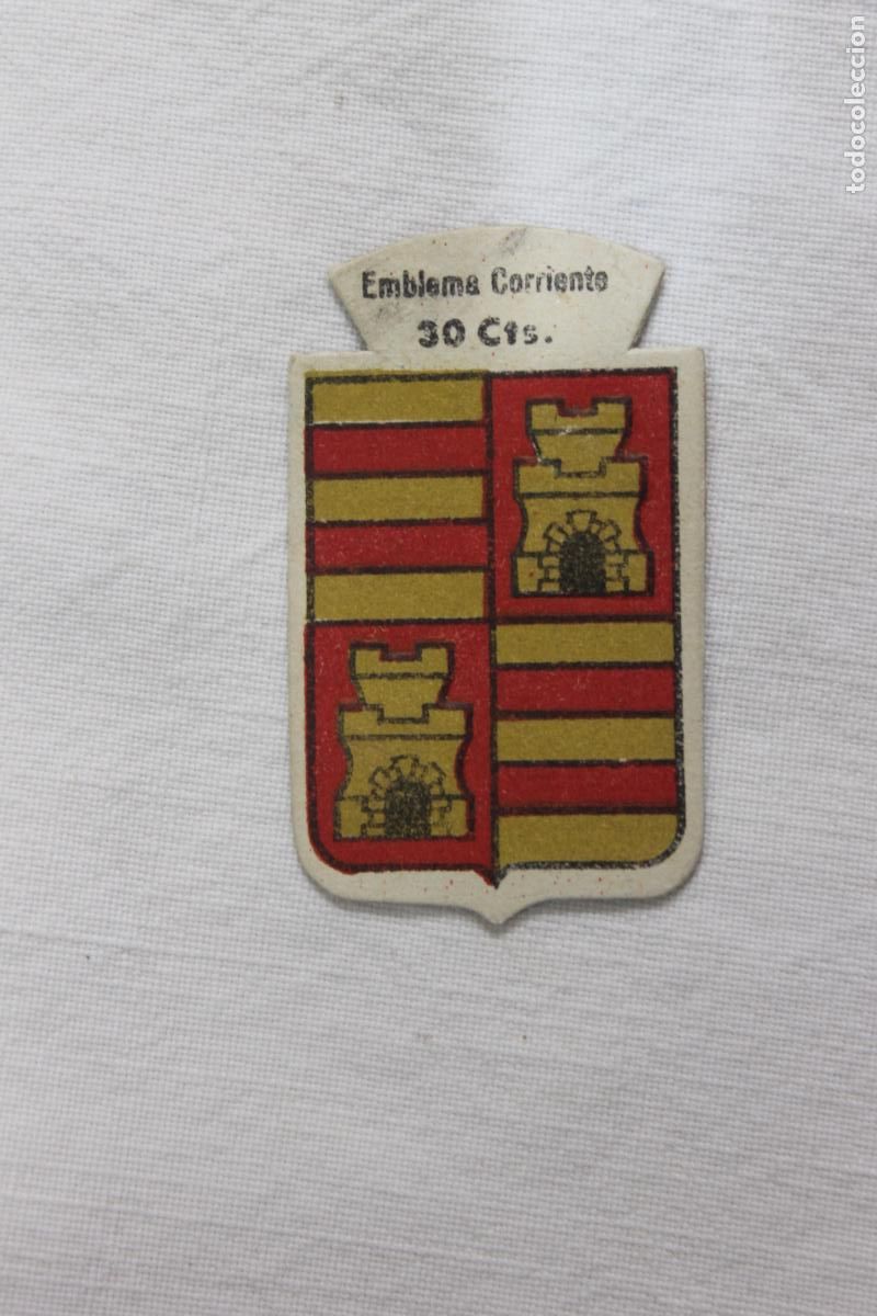 Coleccionismo cromos antiguos: EMBLEMA AUXILIO SOCIAL APELLIDO MILARA N&ordm; 157