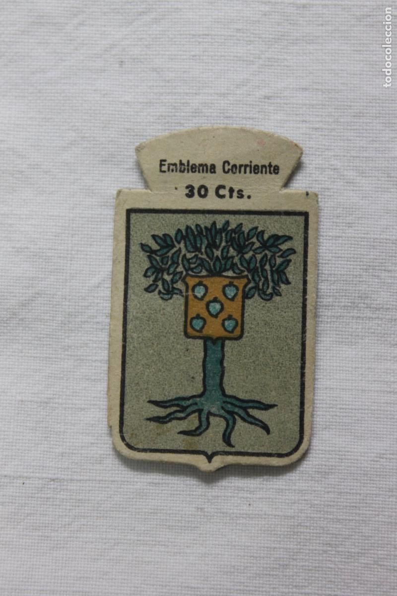 Coleccionismo cromos antiguos: EMBLEMA AUXILIO SOCIAL APELLIDO SALCEDO N&ordm; 137
