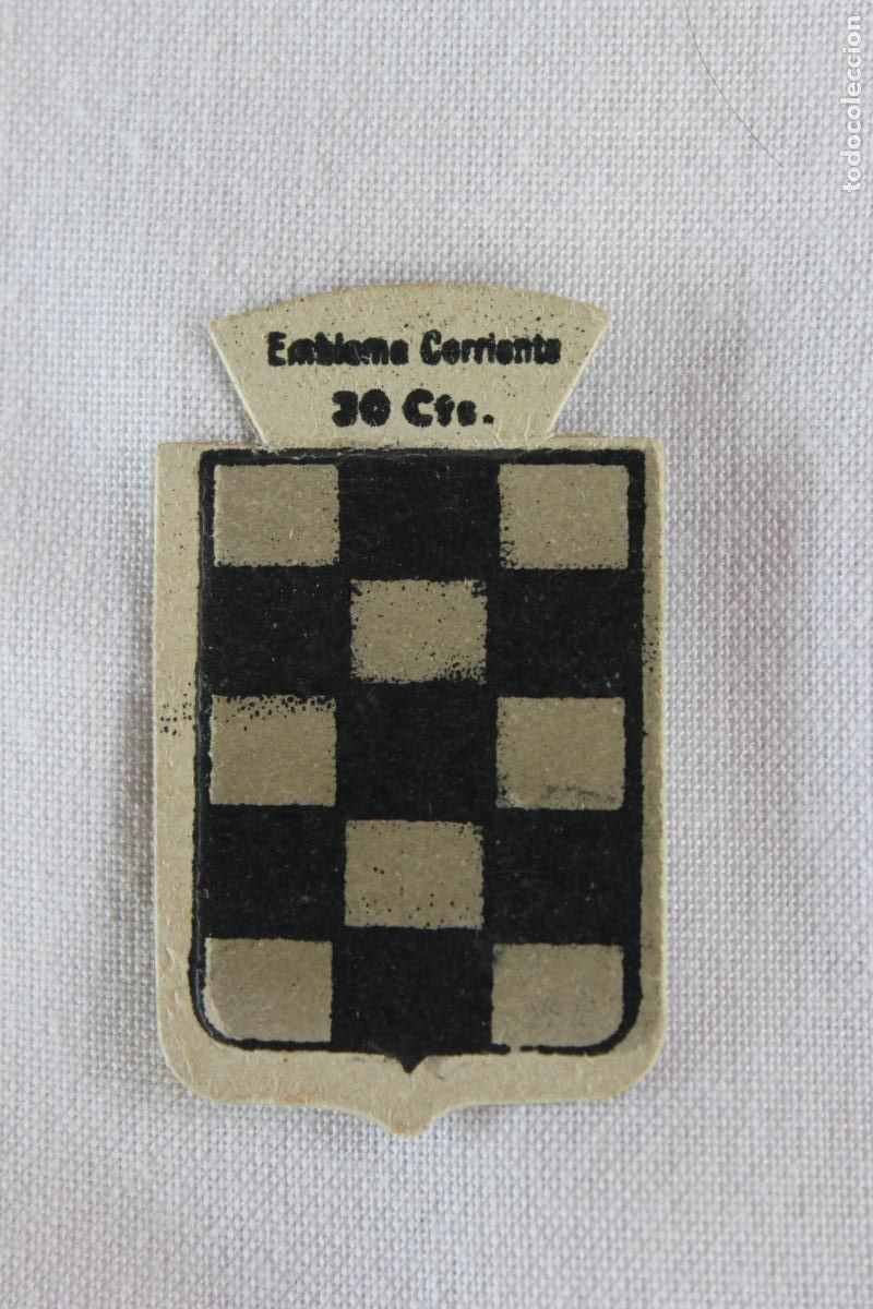 Colecionismo Cromos antigos: EMBLEMA AUXILIO SOCIAL APELLIDO RONCESVALLES N&ordm; 111