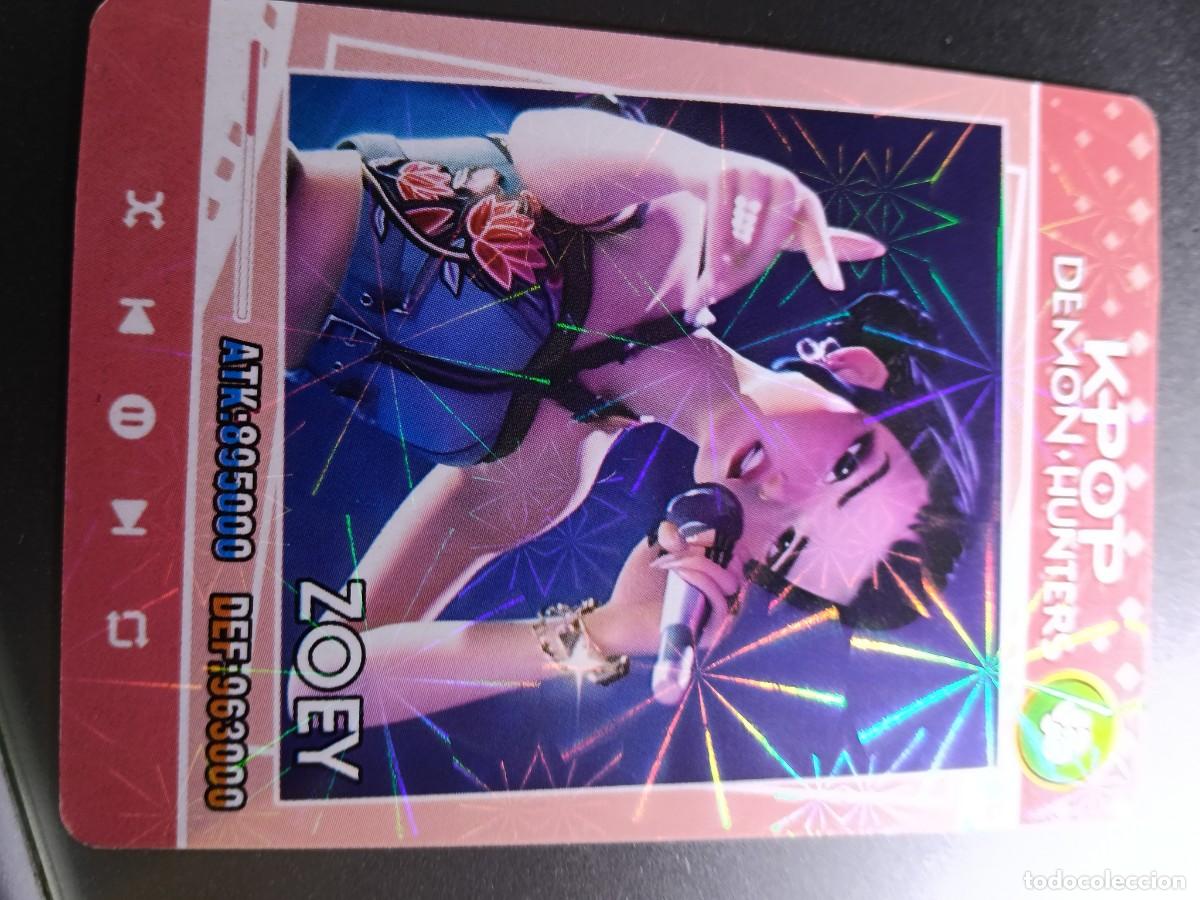 Coleccionismo cromos antiguos: CROMO K-POP DEMON HUNTERS ZOEY CARTA ROJO