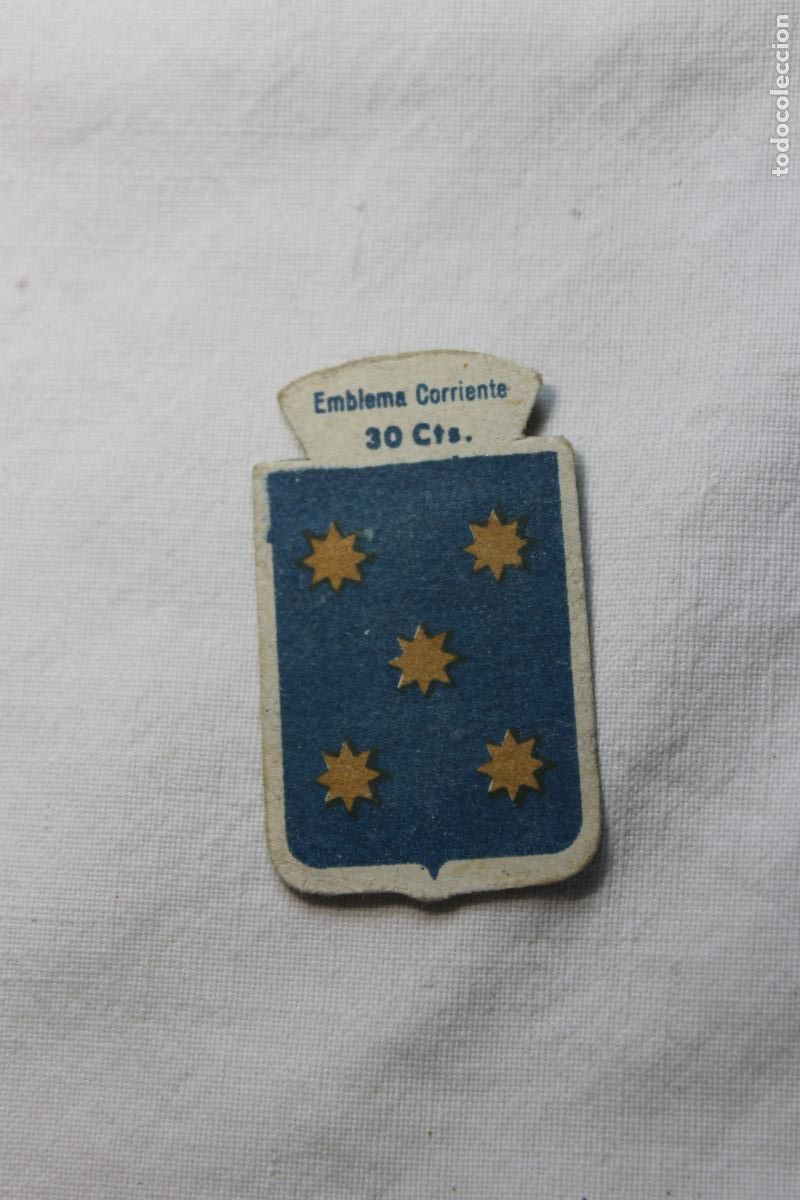Collectable Antique Stickers: EMBLEMA AUXILIO SOCIAL ROJAS N&ordm; 76