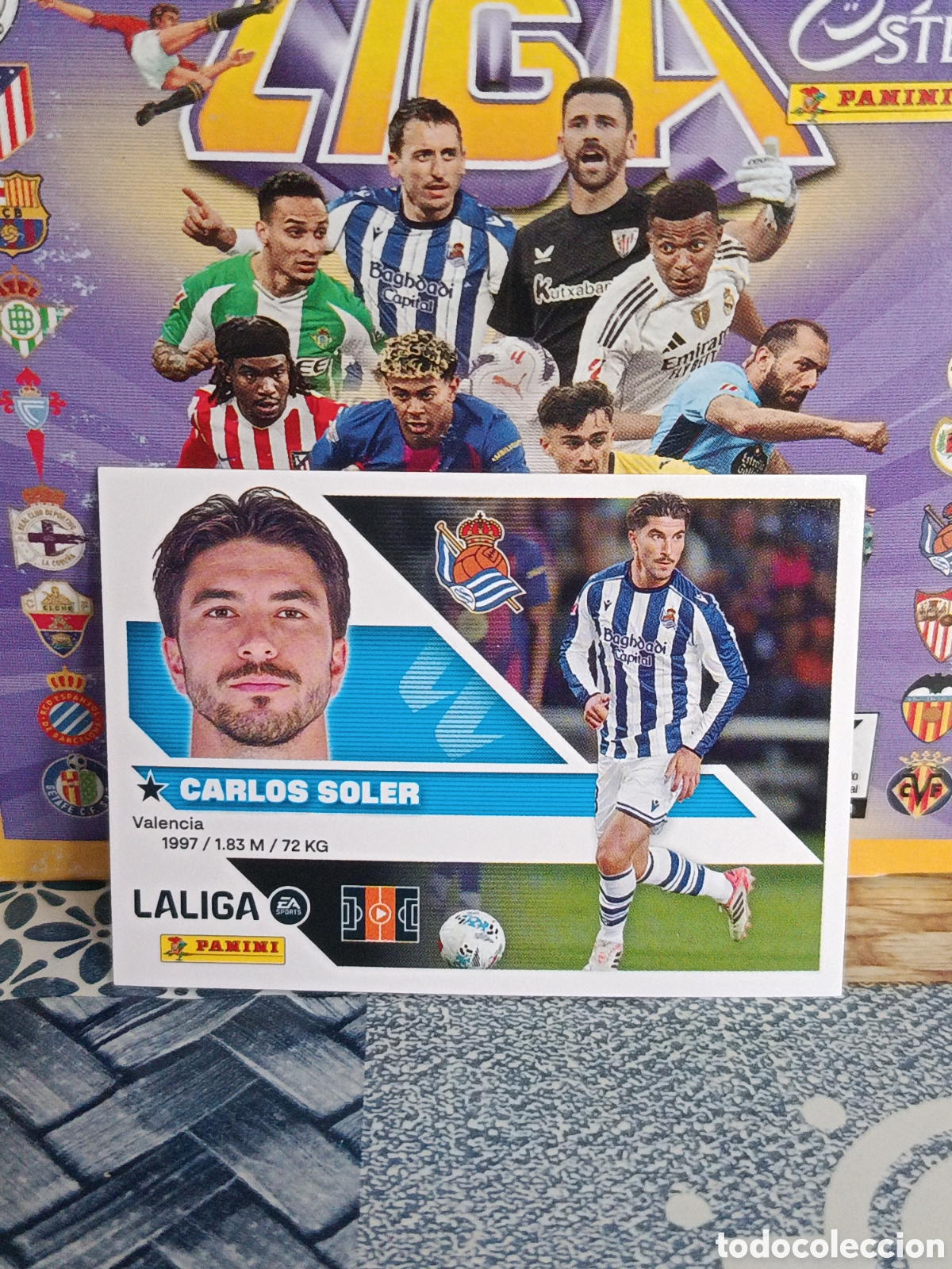 Collezionismo Figurine antiche: CARLOS SOLER REAL SOCIEDAD N&ordm; 14 LIGA ESTE 26 27 2026 2027 PANINI