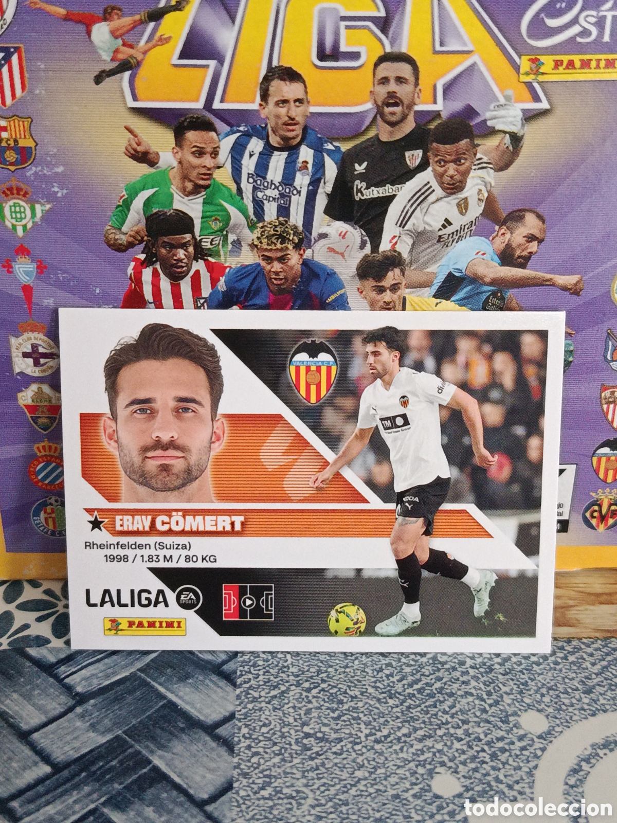 Collezionismo Figurine antiche: COMERT VALENCIA N&ordm; 8 A LIGA ESTE 26 27 2026 2027 PANINI