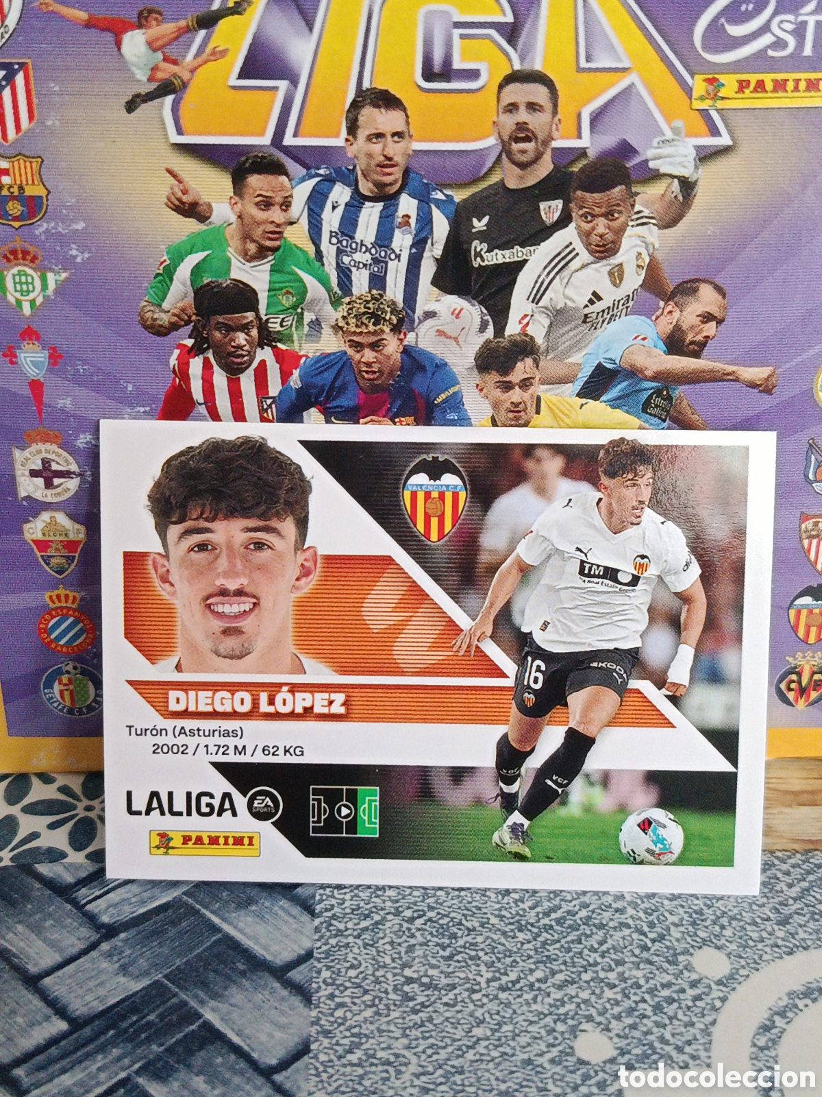 Collezionismo Figurine antiche: DIEGO LOPEZ VALENCIA N&ordm; 18 LIGA ESTE 26 27 2026 2027 PANINI