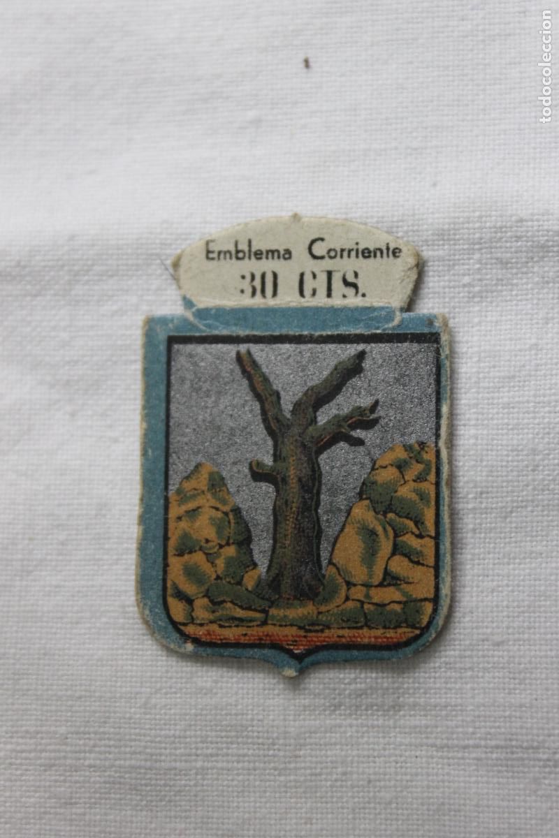 Coleccionismo cromos antiguos: EMBLEMA AUXILIO SOCIAL APELLIDO VALSECA N&ordm; 21