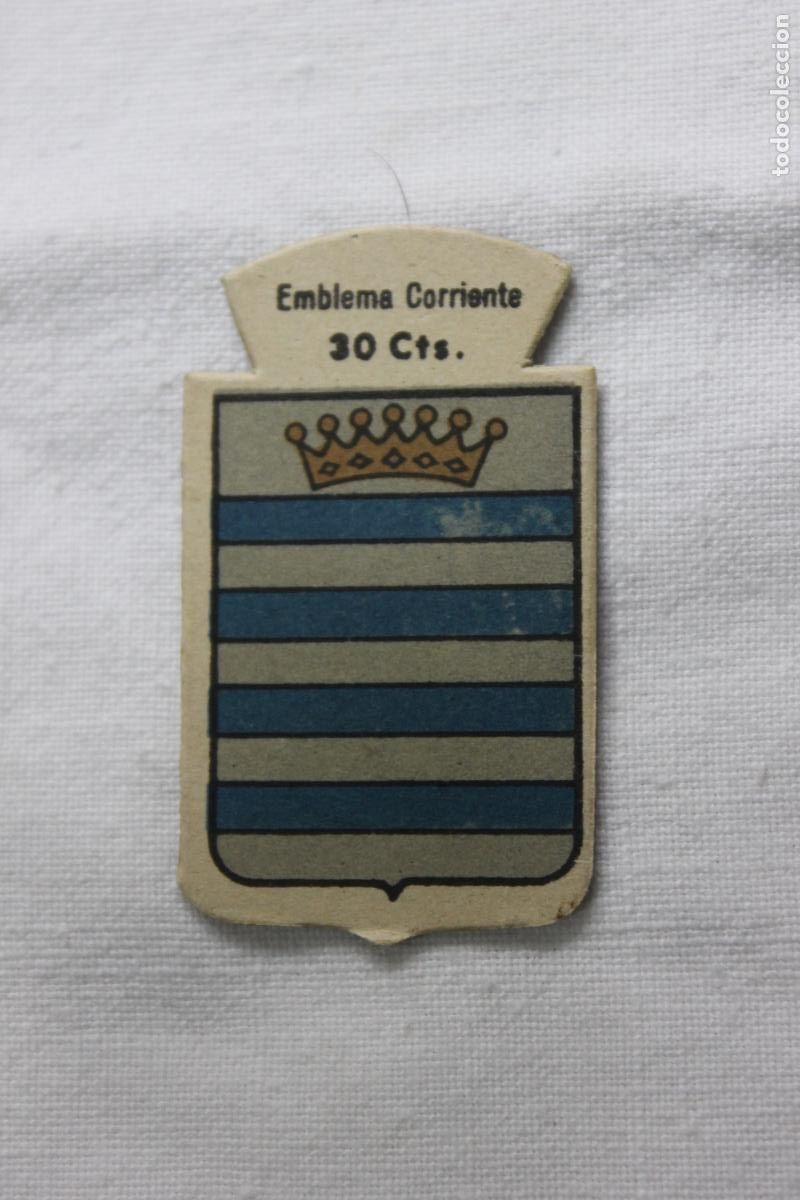 Collectable Antique Stickers: EMBLEMA AUXILIO SOCIAL APELLIDO VALDERRAMA N&ordm; 145