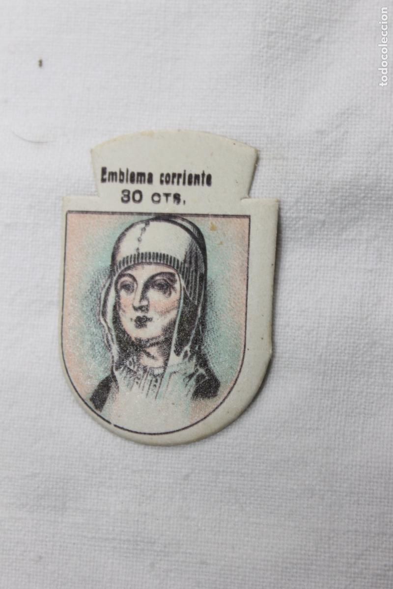 Collectionnisme Cartes &agrave; collectionner anciennes: EMBLEMA AUXILIO SOCIAL ISABEL LA CATOLICA N&ordm; 9