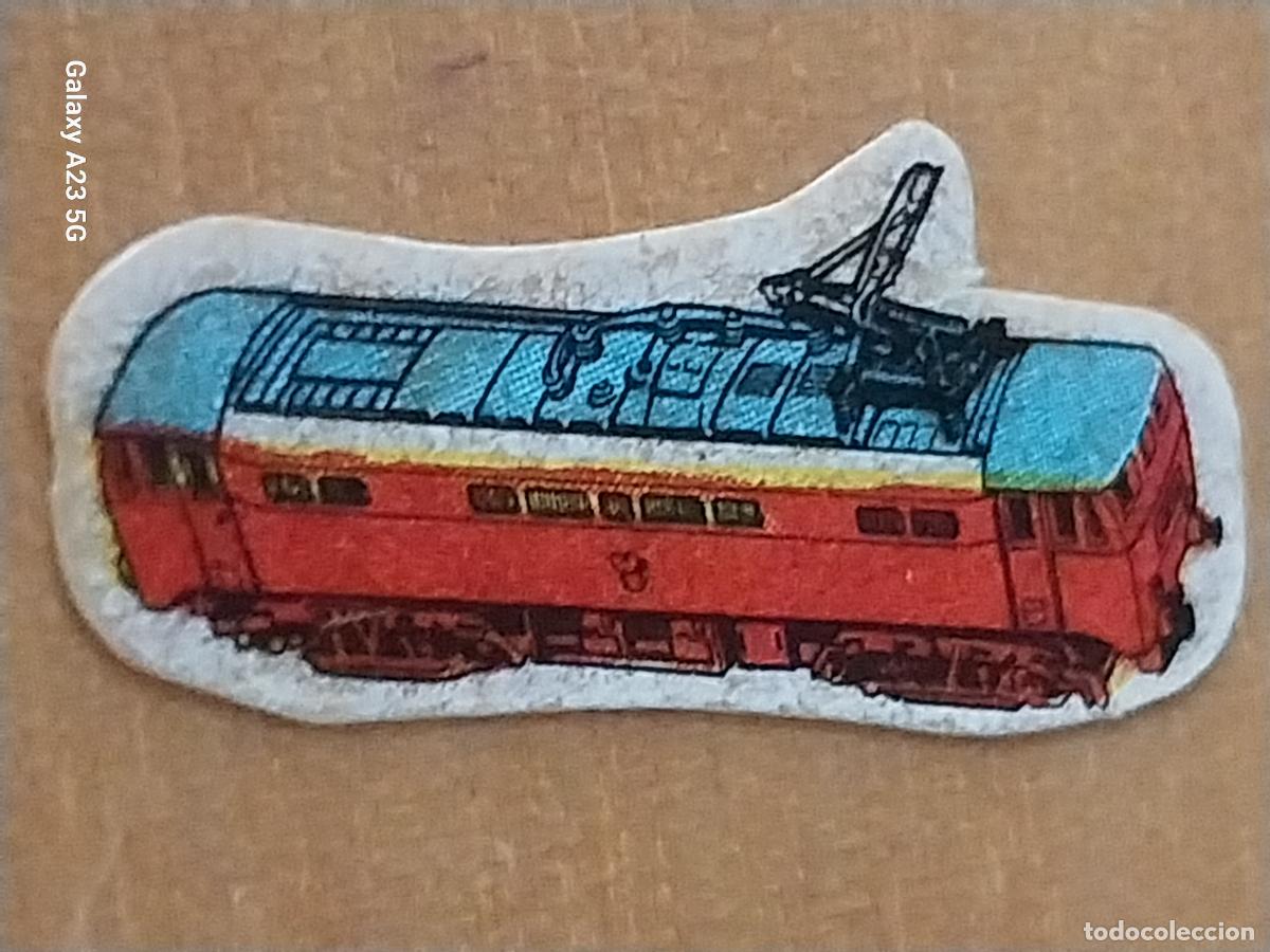 Collezionismo Figurine antiche: BIMBO AVENTURA DEL TREN A&Ntilde;O 1975 MAQUINA ELECTRICA CROMO RECUPERADO SIN NUMERAR 2.9CMS LARGO