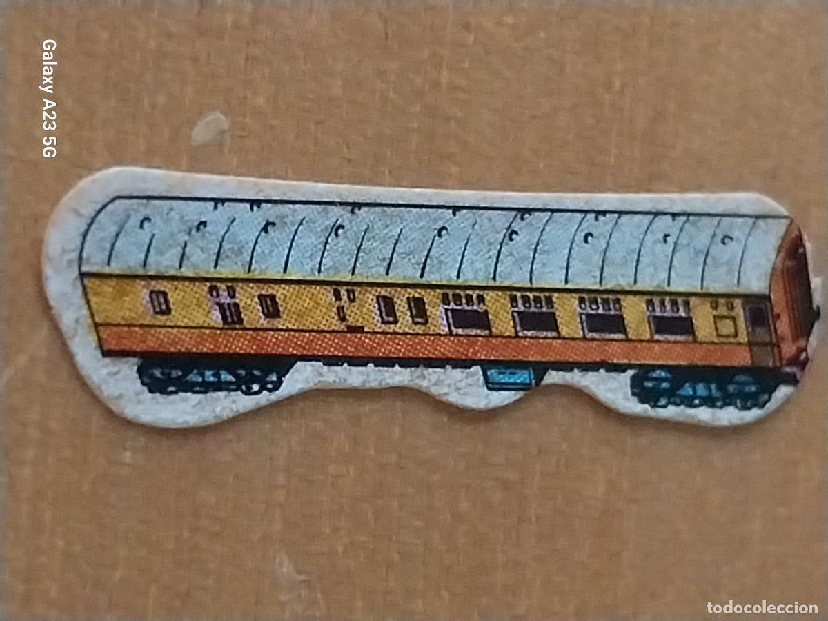 Collezionismo Figurine antiche: BIMBO AVENTURA DEL TREN A&Ntilde;O 1975 VAG&Oacute;N PASAJEROS *** CROMO RECUPERADO SIN NUMERAR 2.9CMS LARGO