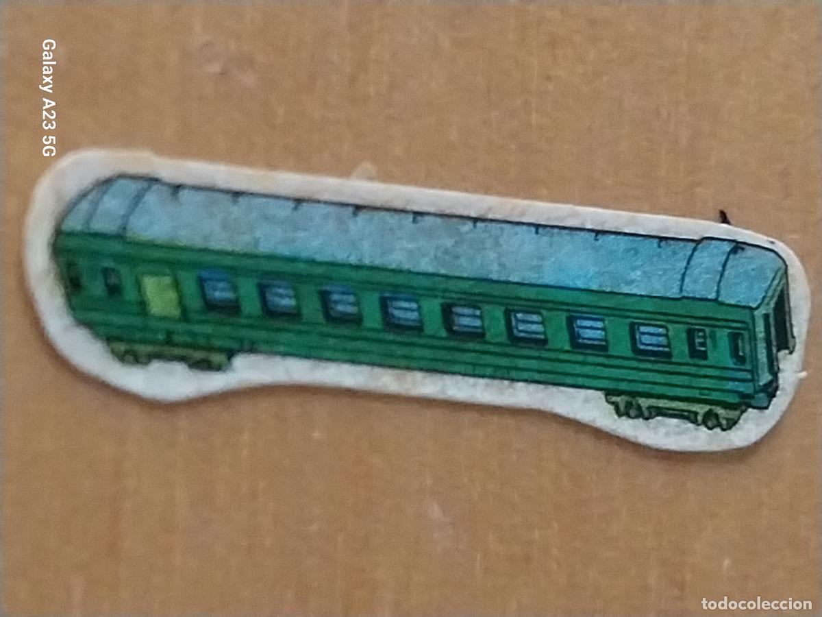 Collezionismo Figurine antiche: BIMBO AVENTURA DEL TREN &Ntilde;O 1975 VAG&Oacute;N VERDE PASAJEROS *** CROMO RECUPERADO SIN NUMERAR 3.7CMS LARGO