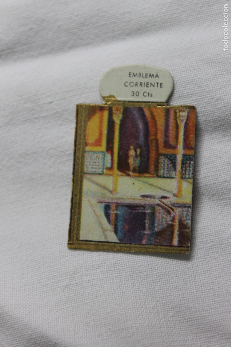 Coleccionismo cromos antiguos: EMBLEMA AUXILIO SOCIAL LA ALHAMBRA N&ordm; 1