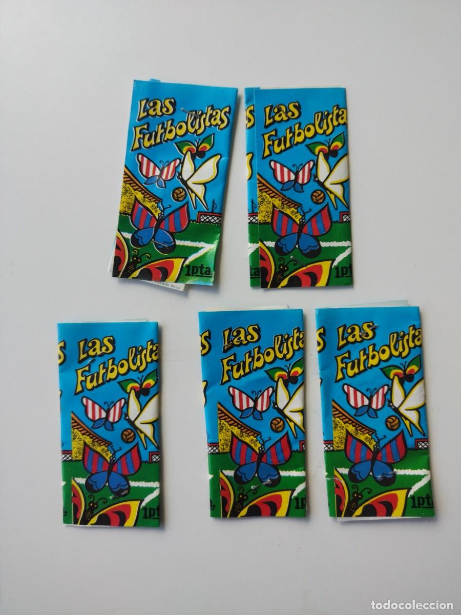 Coleccionismo cromos antiguos: 5 SOBRES CROMOS SIN ABRIR LAS FUTBOLISTAS