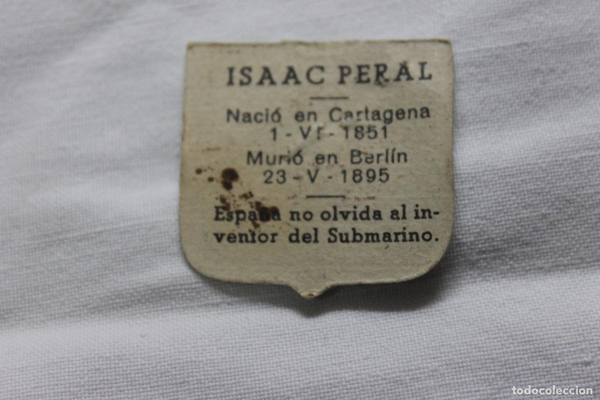 Coleccionismo cromos antiguos: EMBLEMA AUXILIO SOCIAL ISAAC PERAL - Foto 2