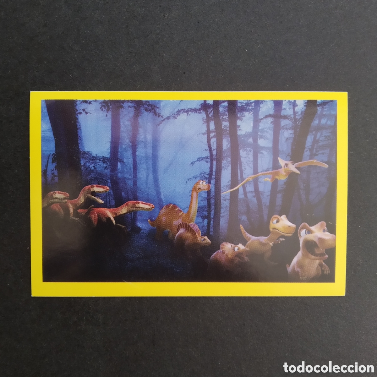 Coleccionismo cromos antiguos: CROMO - N&ordm; 052 - LA HUELLA DEL TIRANOSAURIO - DINOSAURUS / GALLETAS ARTIACH - A&Ntilde;O 2021