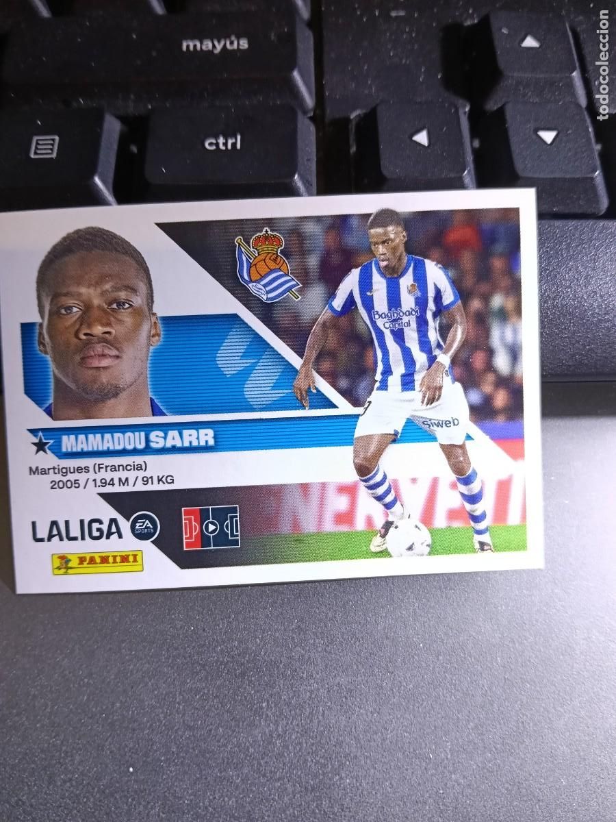Coleccionismo cromos antiguos: CROMO SARR 43 FICHAJE 43 &Uacute;LTIMOS FICHAJES 43 REAL SOCIEDAD LIGA 2026 2027 26 27 ESTE PANINI NUNCA PE