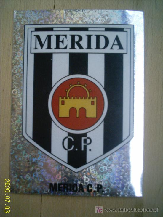 Cromos de F&uacute;tbol: CROMO DE ESCUDO DE M&Eacute;RIDA C.P. // LIGA 95 - 96 // PANINI