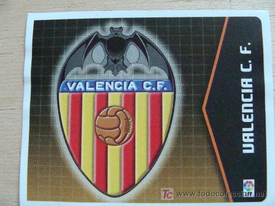 Football Stickers: CROMO DE ESCUDO // VALENCIA CLUB DE F&Uacute;TBOL // LA LIGA 2005-2006 // COLECCIONES ESTE.