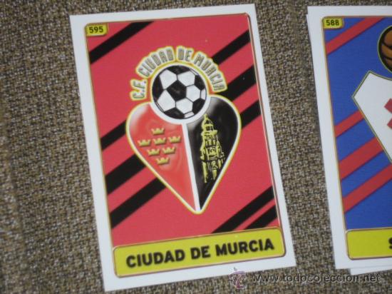 Cartes &agrave; collectionner de Football: 2005 MUNDICROMO LA FICHA DE LA LIGA DE FUTBOL 2&ordm; DIVISION CIUDAD DE MURCIA ESCUDO
