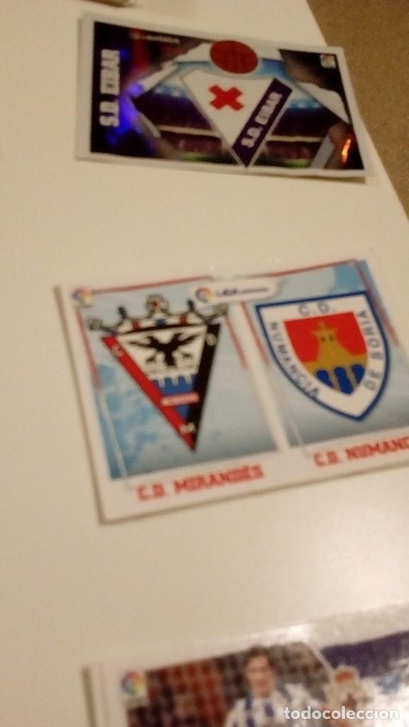 Figurine di Calcio: CAJ-35 CROMO LIGA ESTE 2015 2016 15 16 ESCUDO MIRANDES NUMANCIA B B