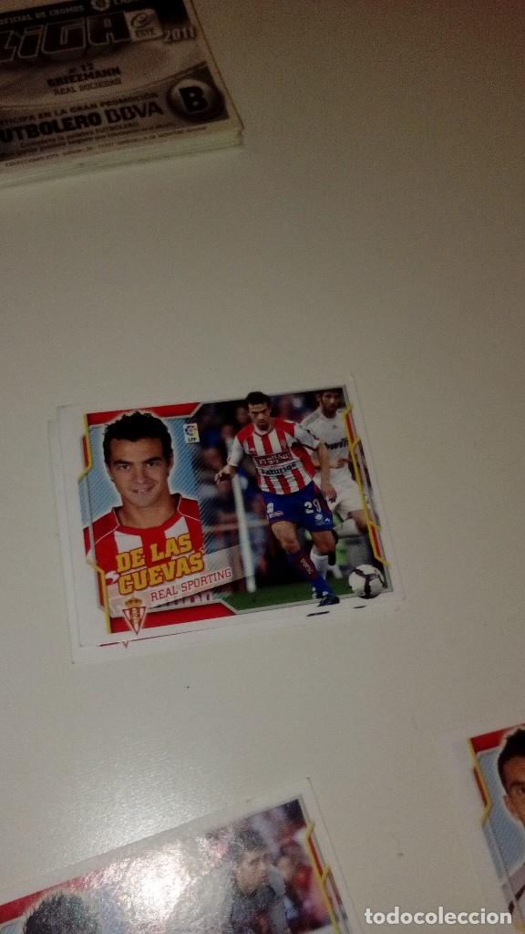 Cromos de Futebol: CROMO SIN PEGAR ESTE FUTBOL PANINI 2010 2011 10 11 SPORTING GIJON B DE LAS CUEVAS