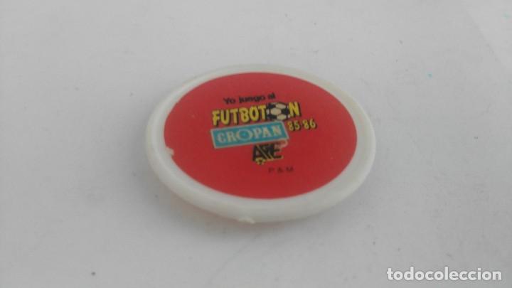 Cromos de F&uacute;tbol: antiguo chapa cromo cropan futboton