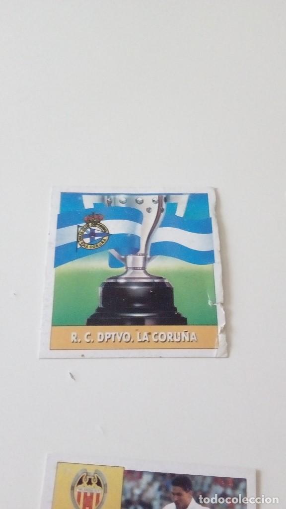 Fu&szlig;ball-Sticker: CAJ-23D32 ESTE 92 93 1992 1993 DESPEGADO ALBUM ESCUDO DPTVO LA CORU&Ntilde;A