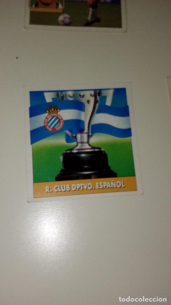 Figurine di Calcio: C-KISS80 LIGA EDICIONES ESTE 1992 1993 92 93 FUTBOL ESPA&Ntilde;OL SIN PEGAR ESCUDO Y BANDERA