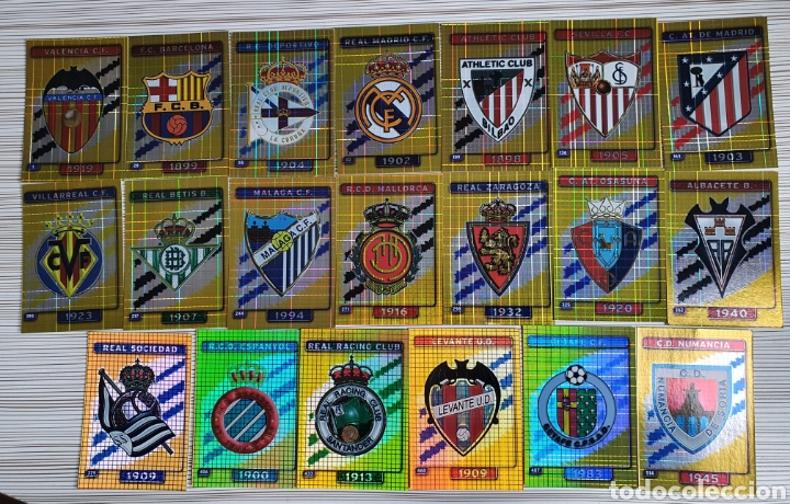 Cromos de F&uacute;tbol: MUNDICROMO 2005 ESCUDOS LOTE COMPLETO