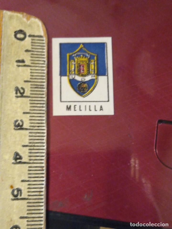 Fu&szlig;ball-Sticker: Antiguo cromo de f&uacute;tbol con el escudo del Melilla.
