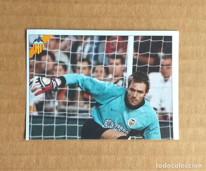 Cartes &agrave; collectionner de Football: Cromo adhesivo n&ordm; 42 Haciendo historia por Europa Valencia 2000-2001 de Panini. Nuevo de sobre.