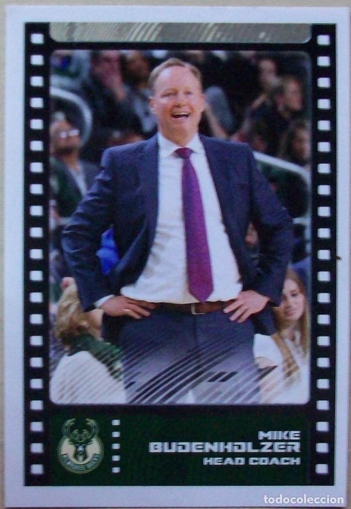 Cromos de Futebol: 157 MIKE BUDENHOLZER MILWAUKEE BUCKS COLECCION NBA STICKERS USA 2019 2020 19 20