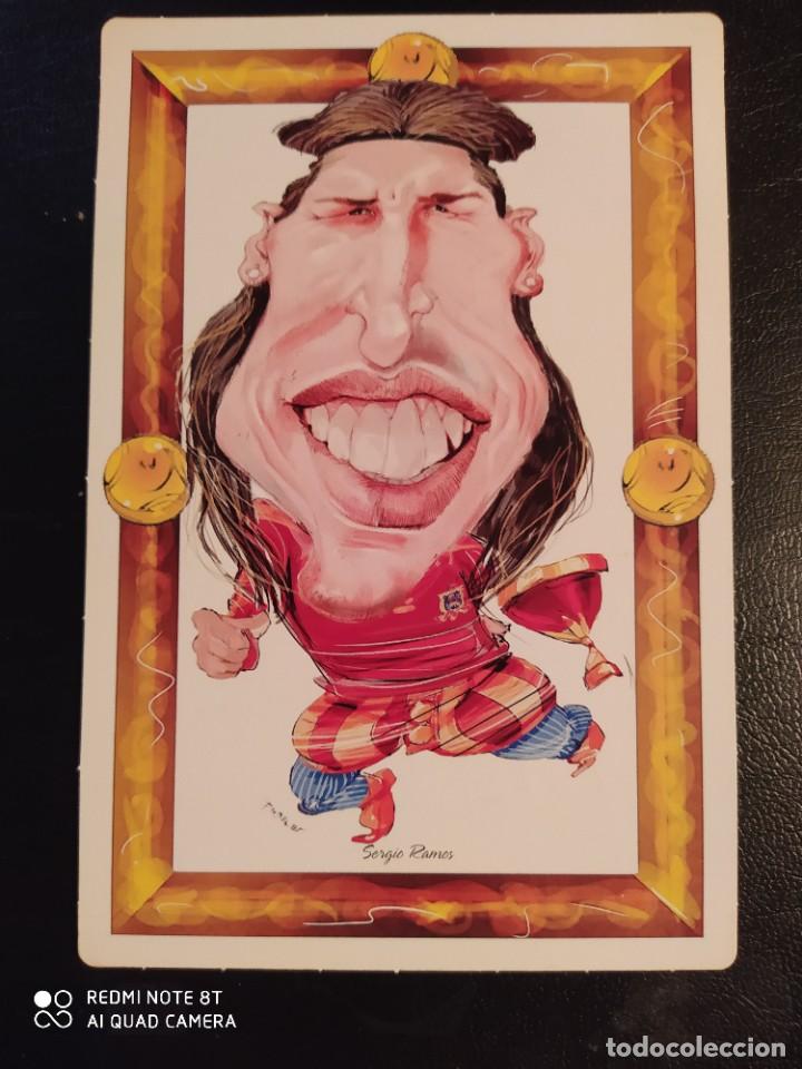 Cromos de F&uacute;tbol: SERGIO RAMOS CARICATURA MUNDIAL 2010 BARAJA CARTA INTERVI&Uacute; XL 15x10 cm NUEVO