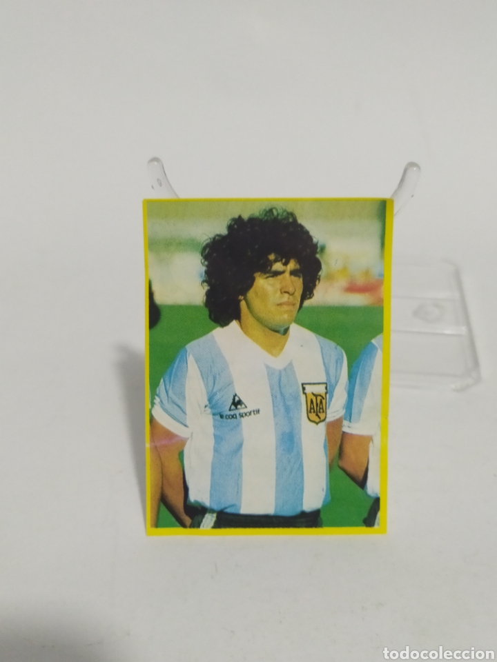 Cromos de F&uacute;tbol: Cromo N&deg;94 Maradona. Futbol en Acci&oacute;n. Danone 82.( despegado)