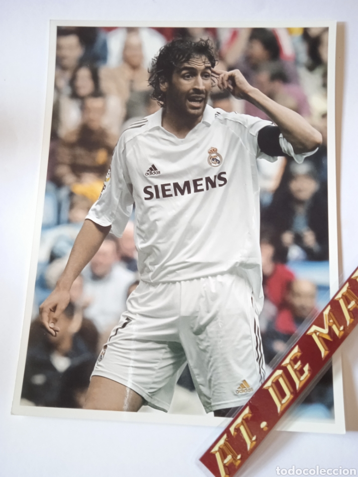 Cromos de f&uacute;tbol: Foto de Ra&uacute;l con el Real Madrid - Foto 2