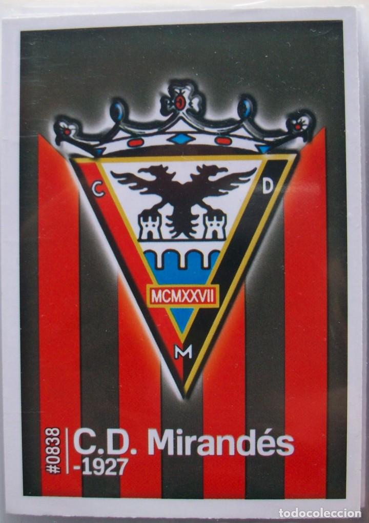 Cromos de Futebol: 838 ESCUDO CD MIRANDES FICHAS ALBUM MUNDICROMO 2015 2016 15 16