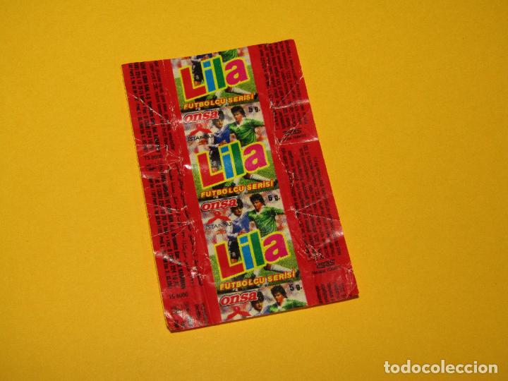 Cromos de F&uacute;tbol: Antiguo Envoltorio de Chicle Bubble Gum SERIE FUTBOL LILA - A&ntilde;o 1990s.