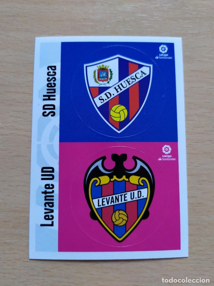 Cromos de f&uacute;tbol: ESCUDO LEVANTE HUESCA ESCUDOS LIGA ESTE 2020 2021 20 21 NUEVO NUNCA PEGADO