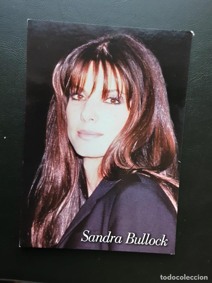Cromos de f&uacute;tbol: Postal de Sandra Bullock 1999 inglesa - Foto 1