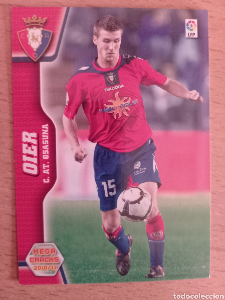 Figurine di Calcio: Panini megacracks 2010 2011 10 11 220 Oier Osasuna