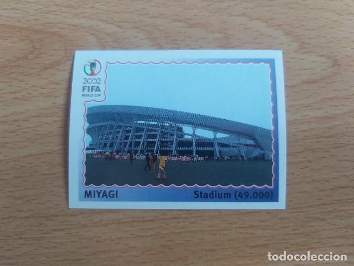 Football Stickers: CROMO FUTBOL MUNDIAL 2002 EDITORIAL PANINI 18.SEDE MIYAGI-NUNCA PEGADO-TRASERA EN NEGRO