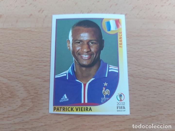 Football Stickers: CROMO FUTBOL MUNDIAL 2002 EDITORIAL PANINI 35.VIEIRA-FRANCIA-NUNCA PEGADO-TRASERA EN NEGRO
