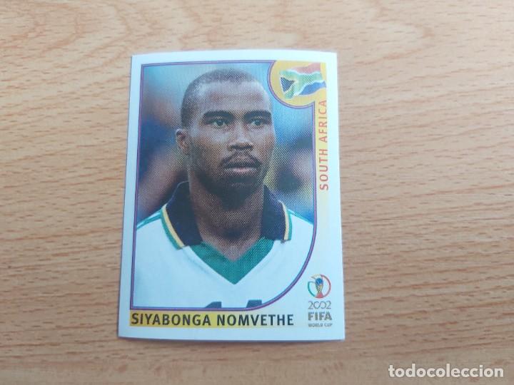 Cromos de Futebol: CROMO FUTBOL MUNDIAL 2002 EDITORIAL PANINI 166.NOMVETHE-SUDAFRICA-NUNCA PEGADO-TRASERA EN NEGRO