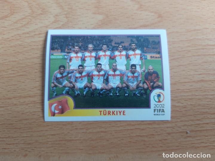 Cromos de Futebol: CROMO FUTBOL MUNDIAL 2002 EDITORIAL PANINI 187.PLANTILLA-TURQUIA-NUNCA PEGADO-TRASERA EN NEGRO
