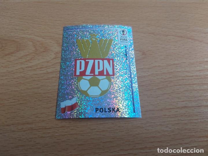 Cromos de Futebol: CROMO FUTBOL MUNDIAL 2002 EDITORIAL PANINI 260.ESCUDO-POLONIA-NUNCA PEGADO-TRASERA EN NEGRO