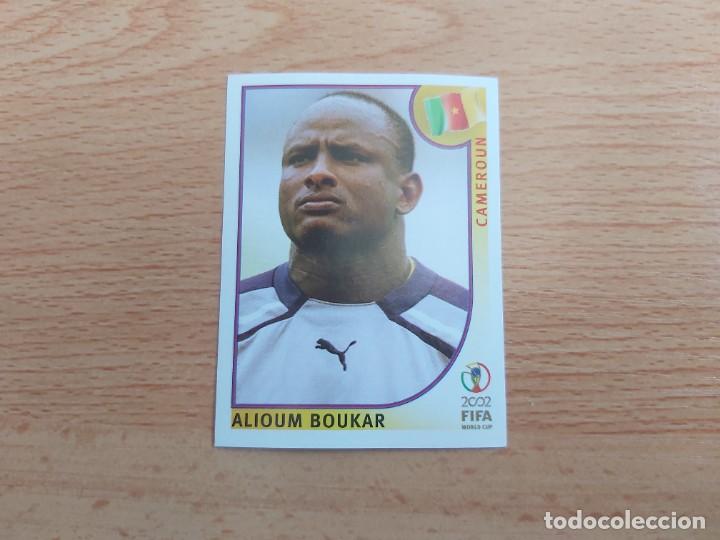 Figurine di Calcio: CROMO FUTBOL MUNDIAL 2002 EDITORIAL PANINI 369.BOUKAR-CAMERUN-NUNCA PEGADO-TRASERA EN NEGRO