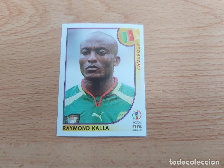 Figurine di Calcio: CROMO FUTBOL MUNDIAL 2002 EDITORIAL PANINI 372.KALLA-CAMERUN-NUNCA PEGADO-TRASERA EN NEGRO