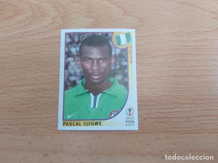 Figurine di Calcio: CROMO FUTBOL MUNDIAL 2002 EDITORIAL PANINI 406.OJIGWE-NIGERIA-NUNCA PEGADO-TRASERA EN NEGRO