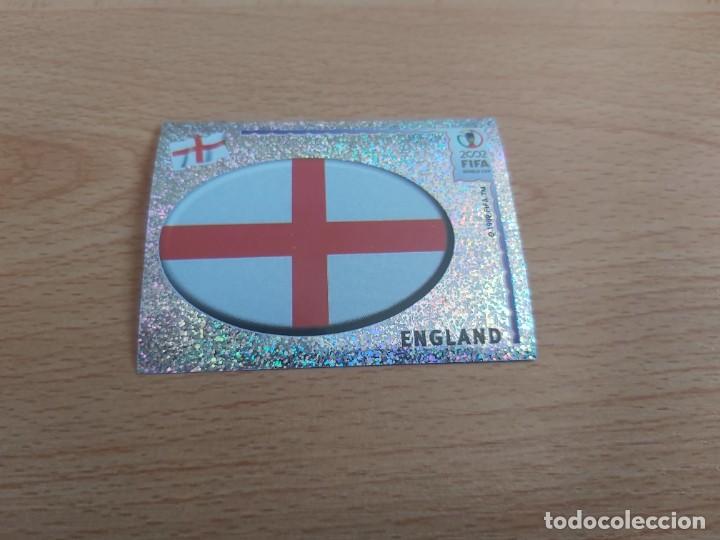 Football Stickers: CROMO FUTBOL MUNDIAL 2002 EDITORIAL PANINI 422.ESCUDO-INGLATERRA-NUNCA PEGADO-TRASERA EN NEGRO
