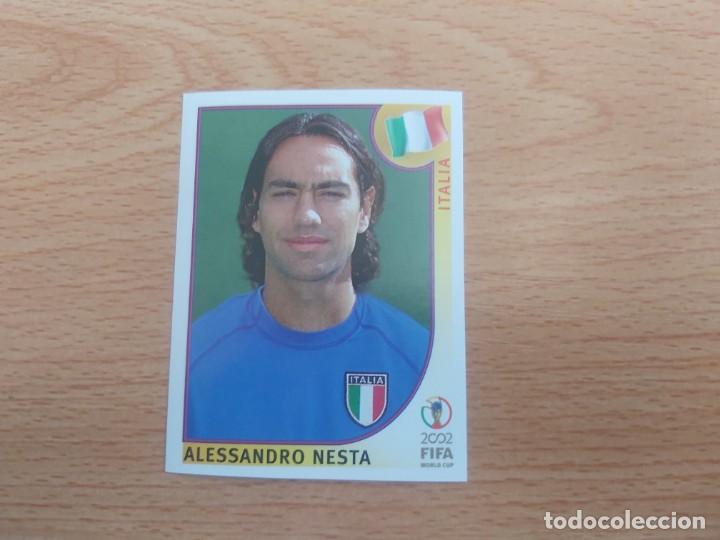 Figurine di Calcio: CROMO FUTBOL MUNDIAL 2002 EDITORIAL PANINI 462.NESTA-ITALIA-NUNCA PEGADO-TRASERA EN NEGRO